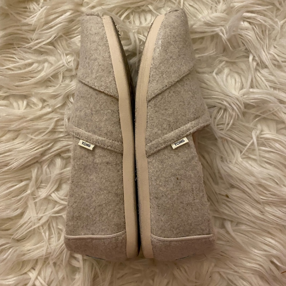 Tom’s slip on shoes with fur lining - Picture 7 of 7